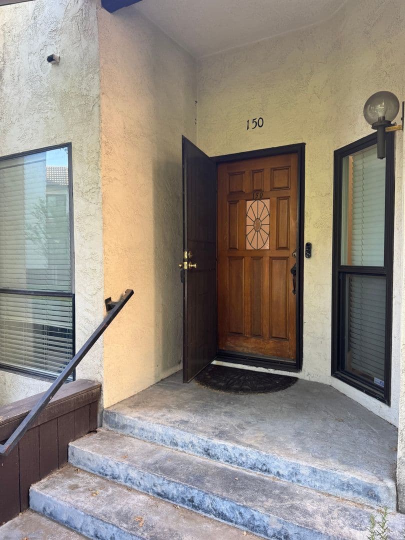 Fresno House: 2890 Huntington Blvd #150