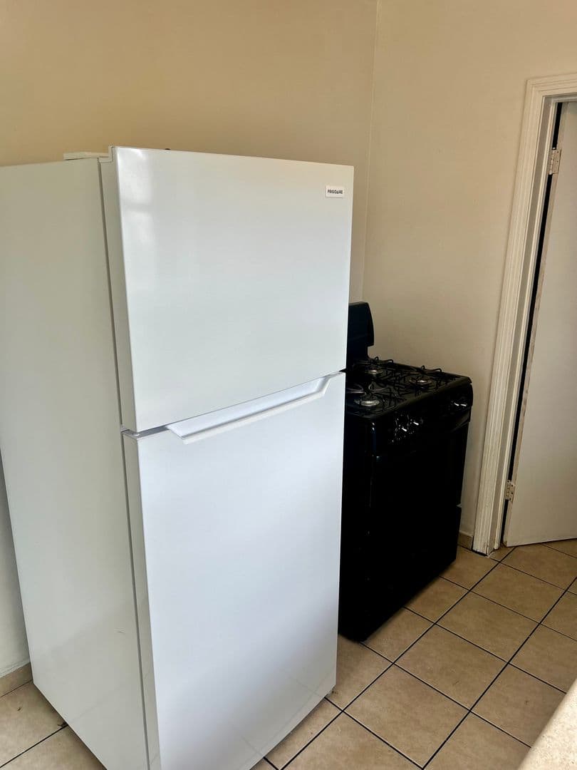 Fresno Apartment: 154-164 N U St