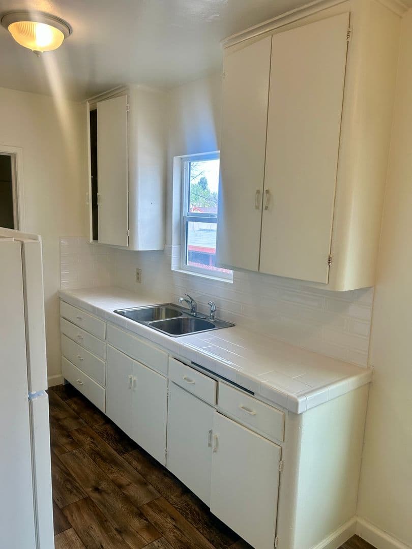 Fresno Apartment: 154-164 N U St