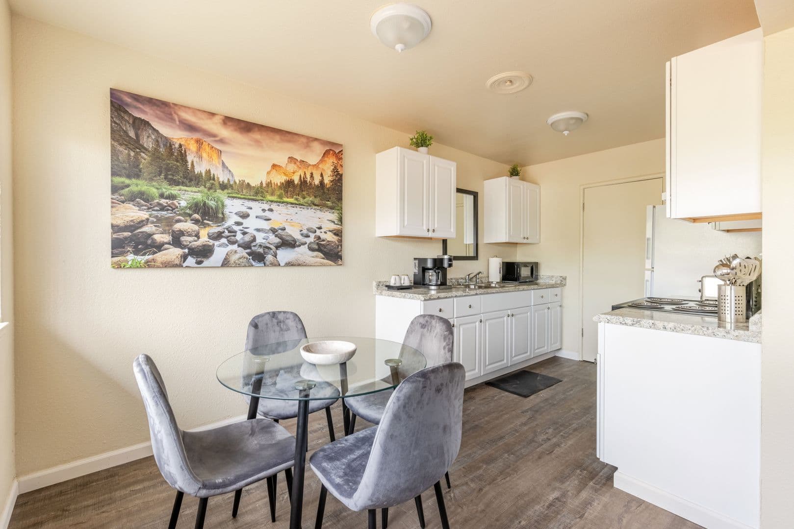 Fresno Apartment: 1329 E San Ramon Ave
