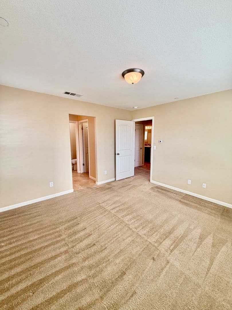 Hanford House: 2404 Chardonnay Place