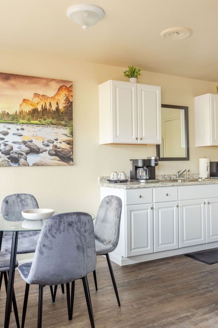 Fresno Apartment: 1329 E San Ramon Ave