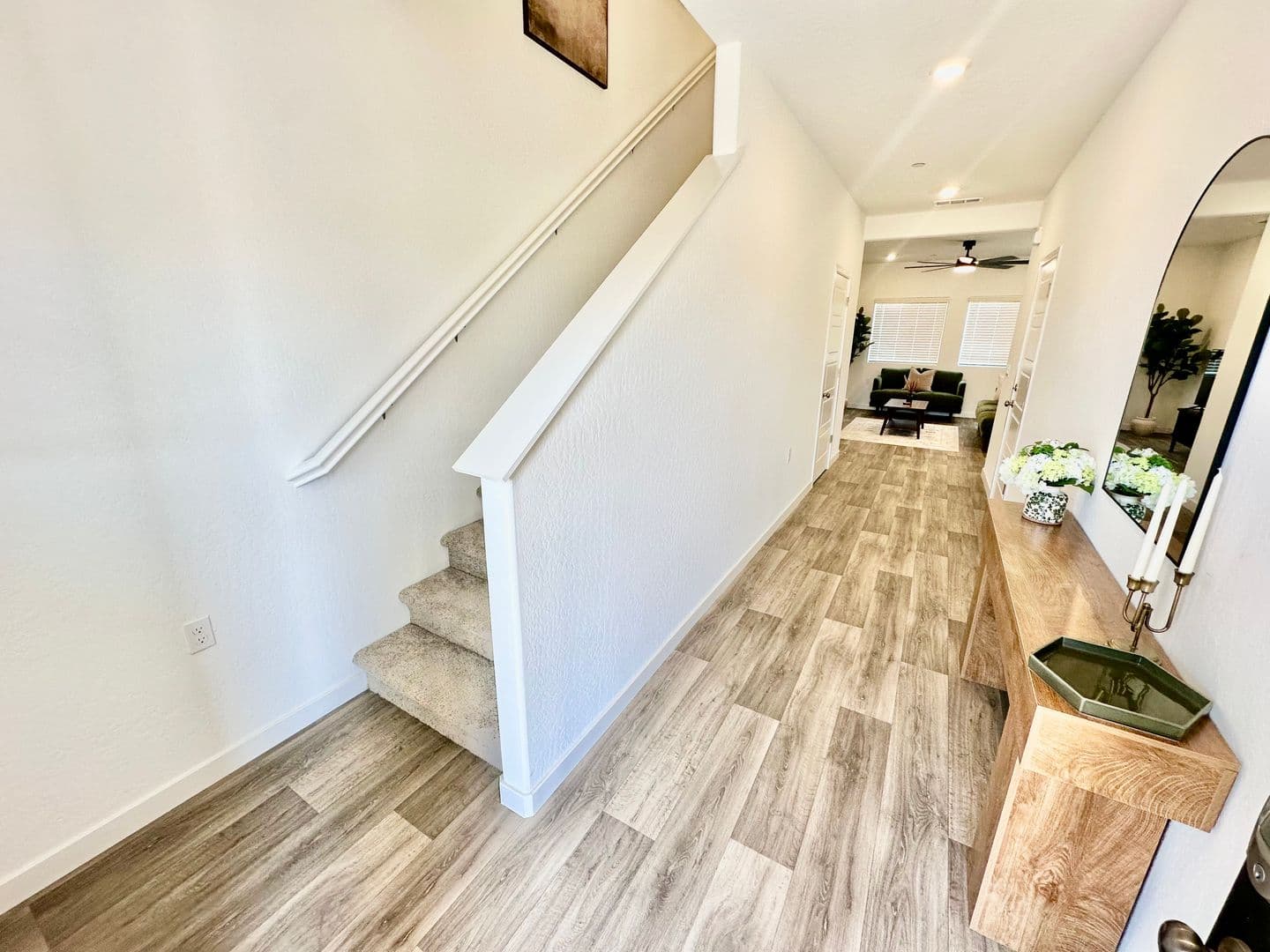 Madera House: 980 Rubcom Rd W