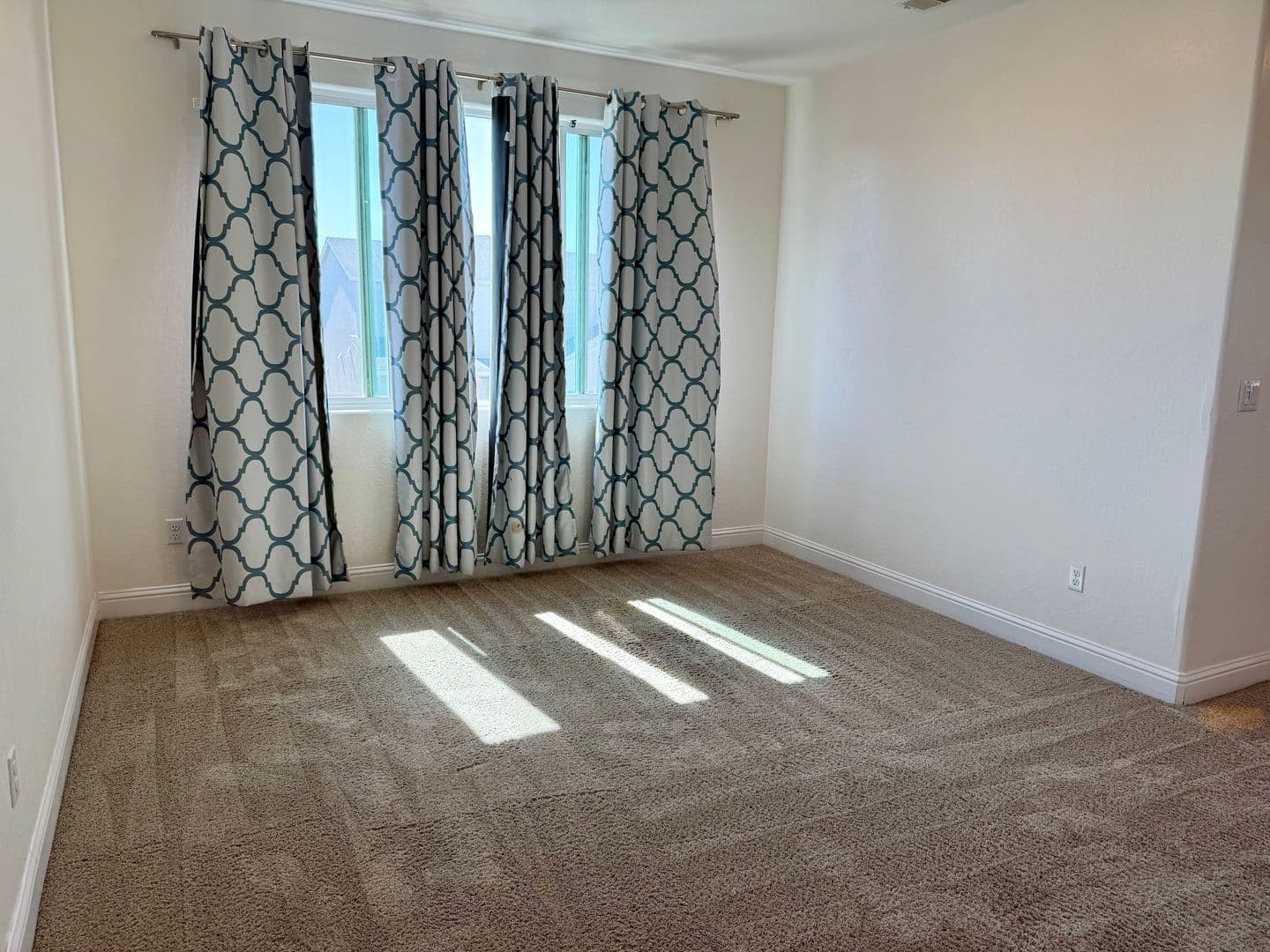 Fresno House: 5817 E Truman Ave