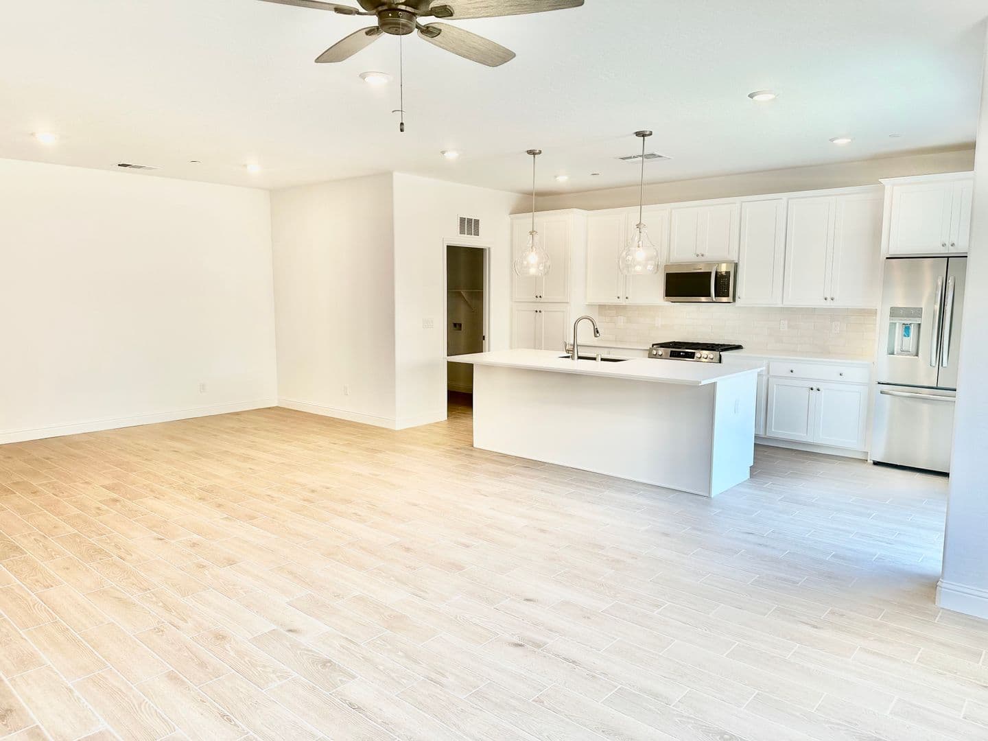 Fresno House: 7219 E Simpson Ave
