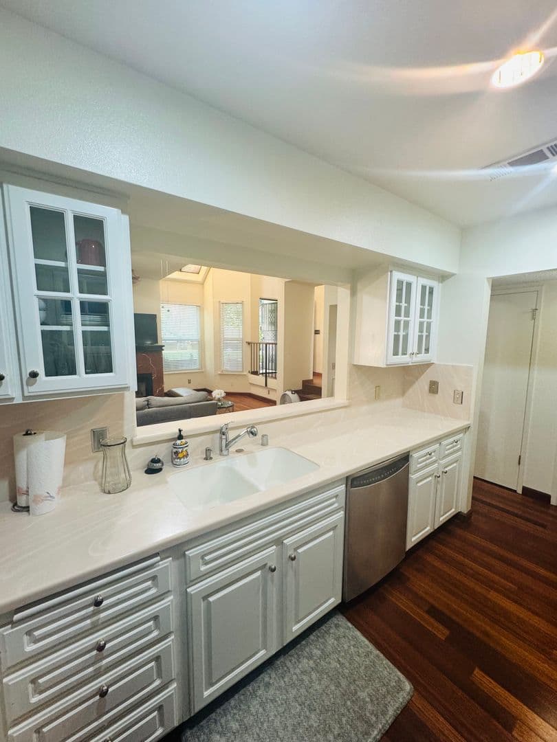 Fresno House: 2890 Huntington Blvd #150