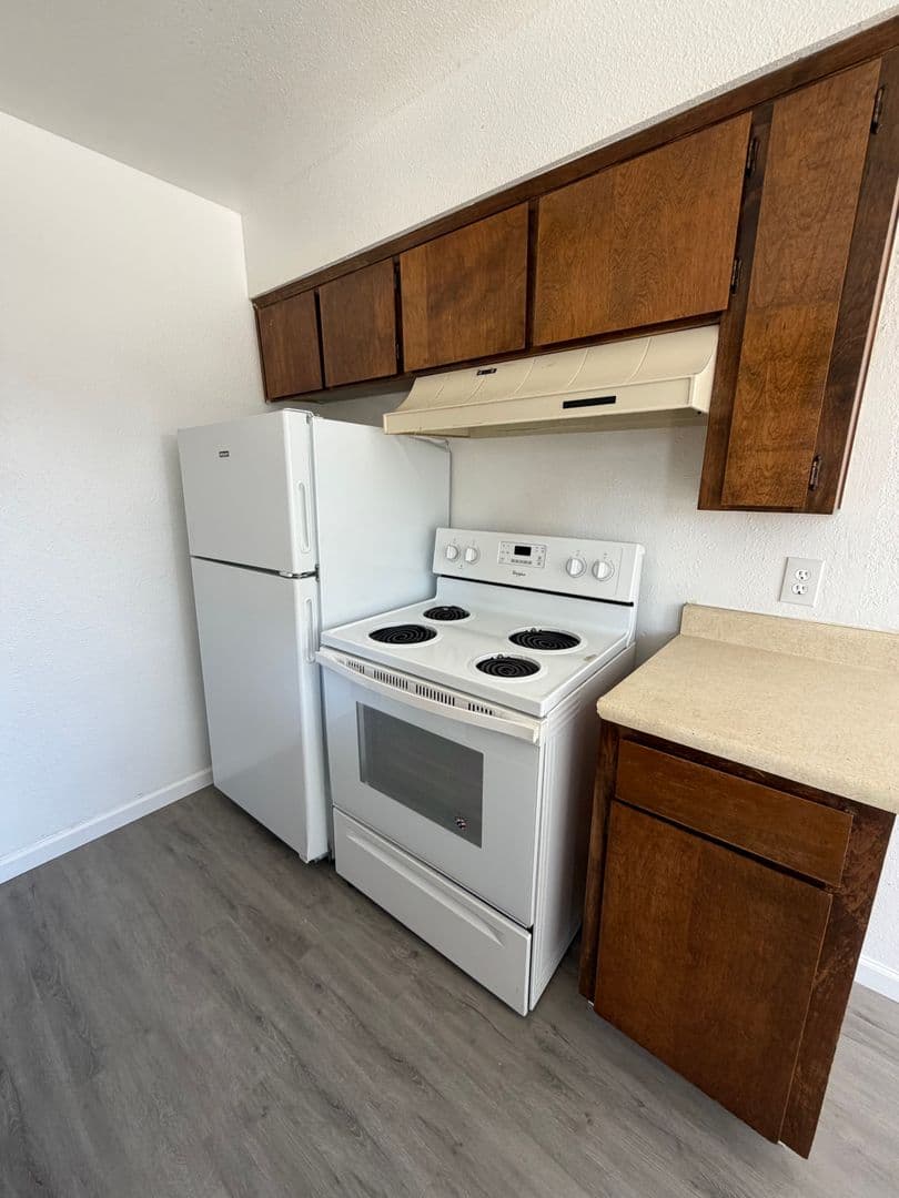 Fresno Apartment: 2015 E Pontiac Way
