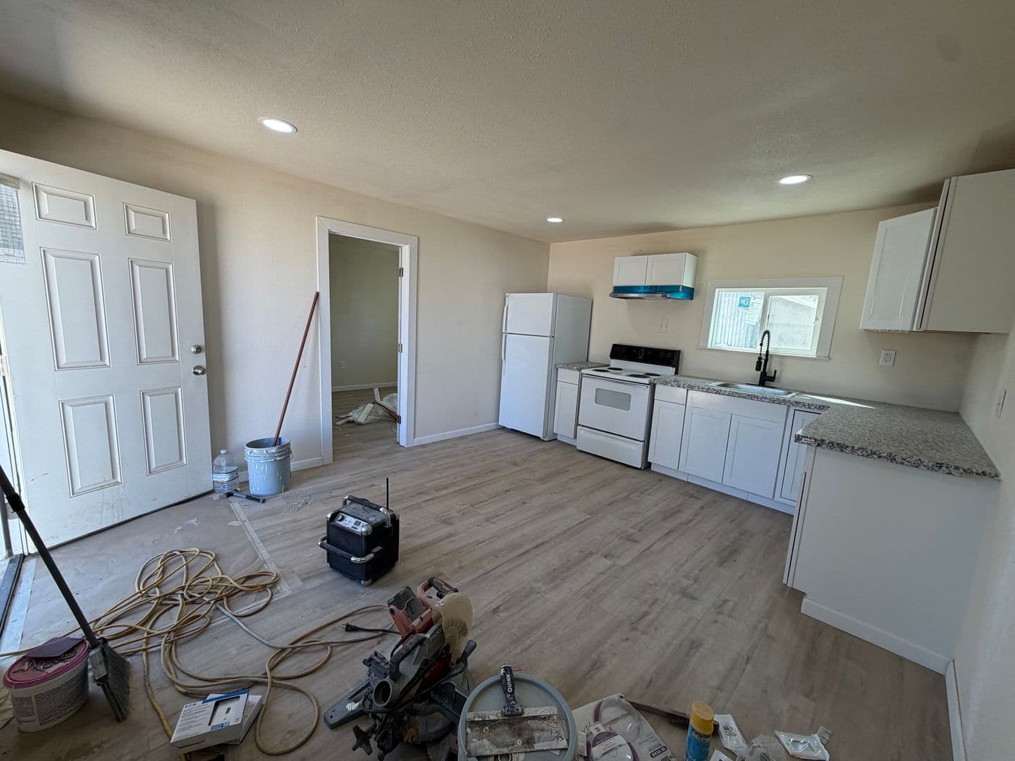 Tranquillity Apartment: 5992 Juanche Ave