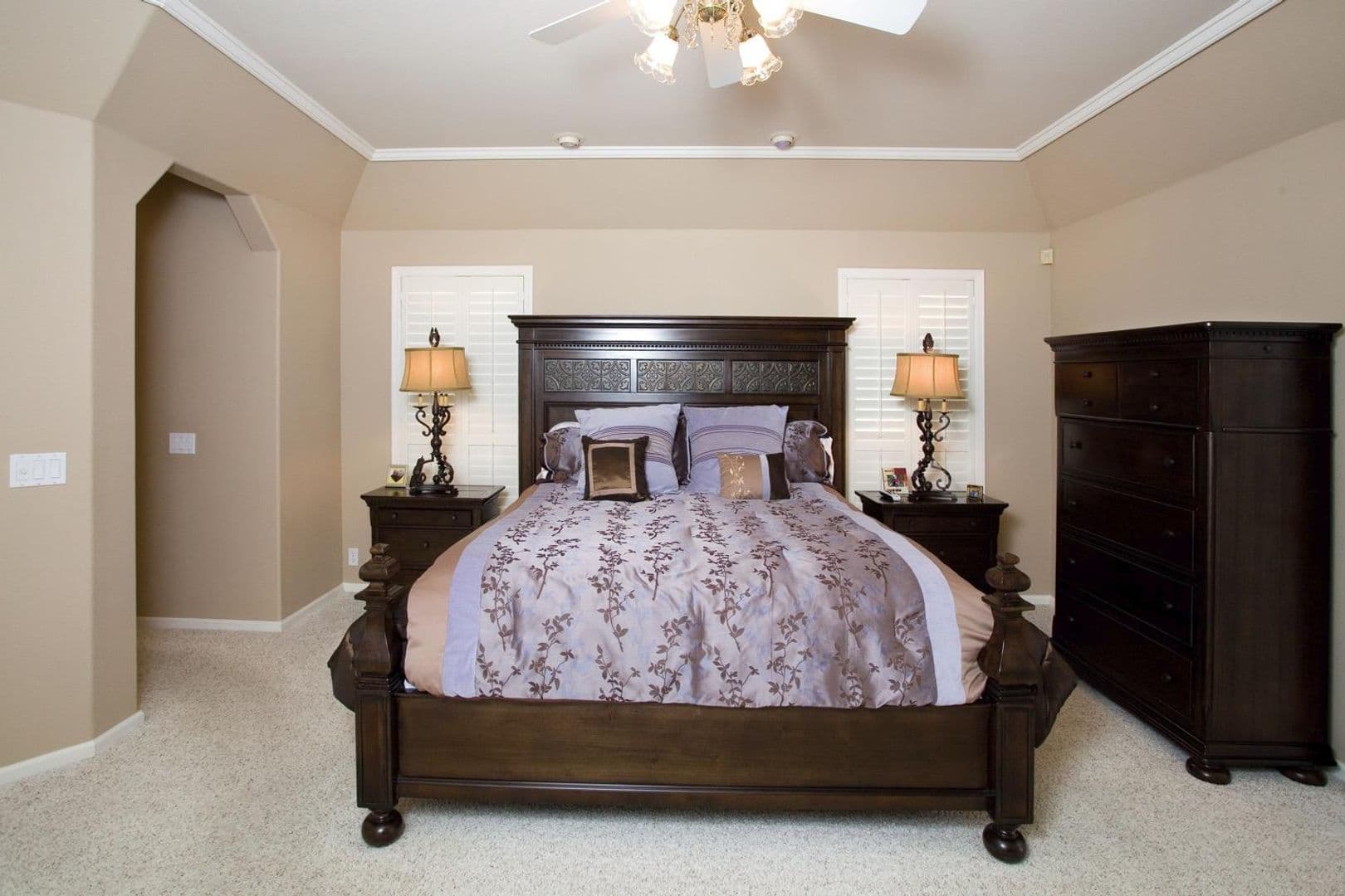 Fowler House: 205 N Jonna Ave