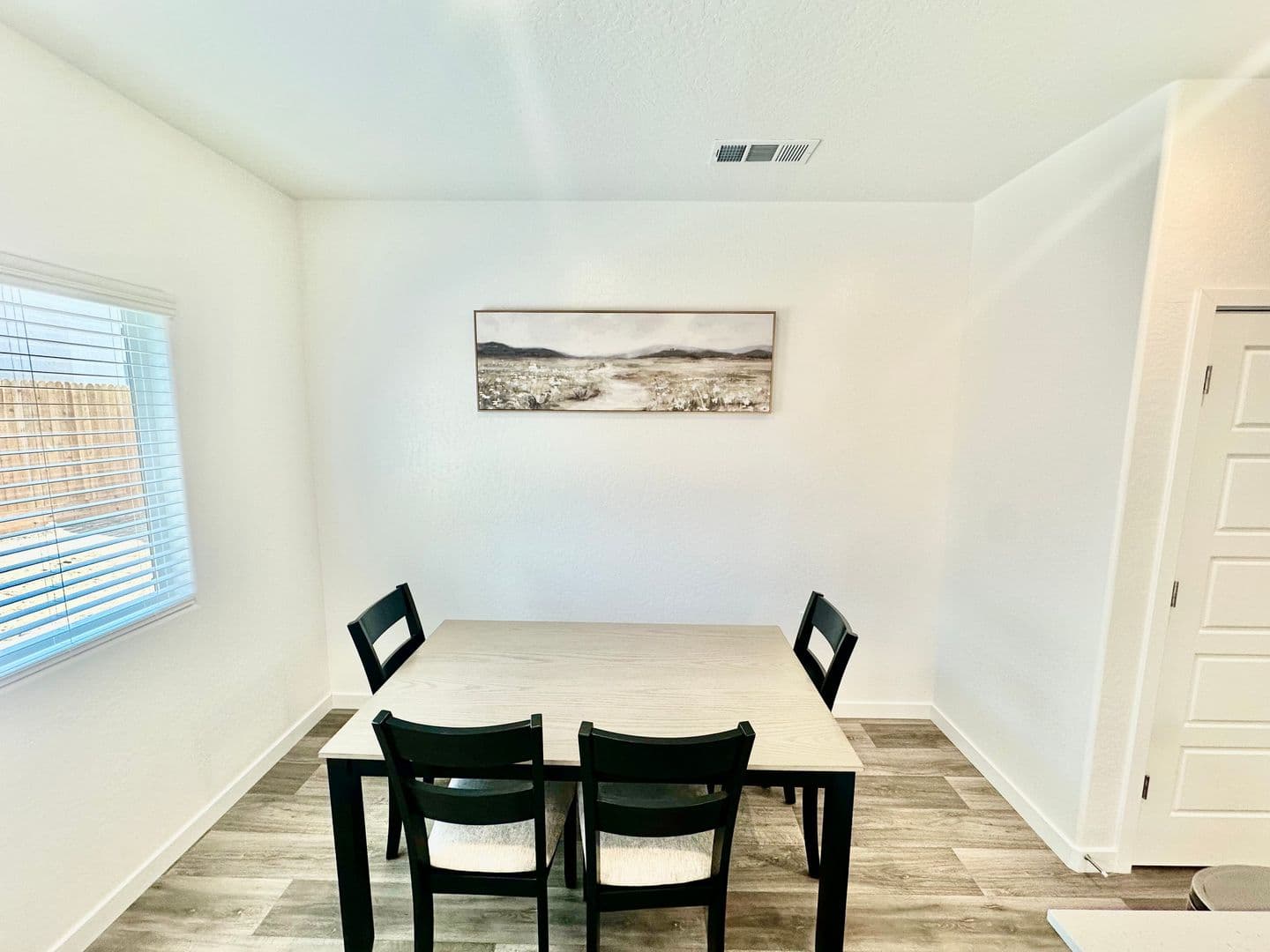 Madera House: 980 Rubcom Rd W