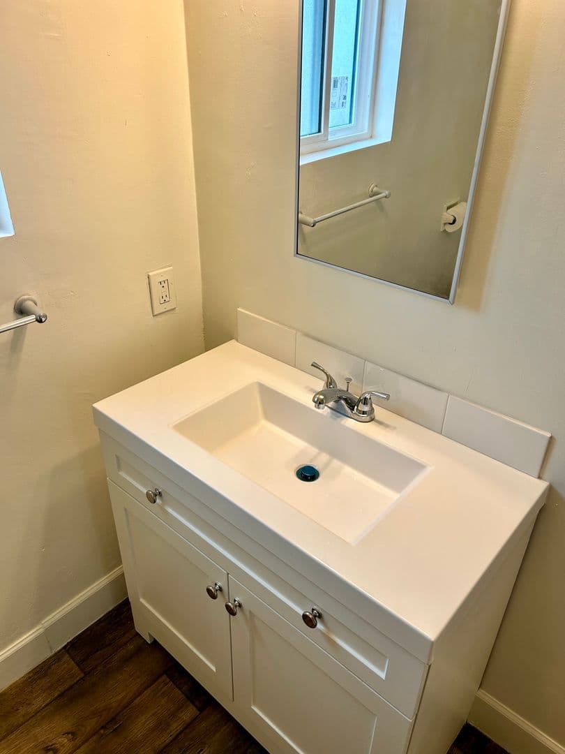 Fresno Apartment: 154-164 N U St