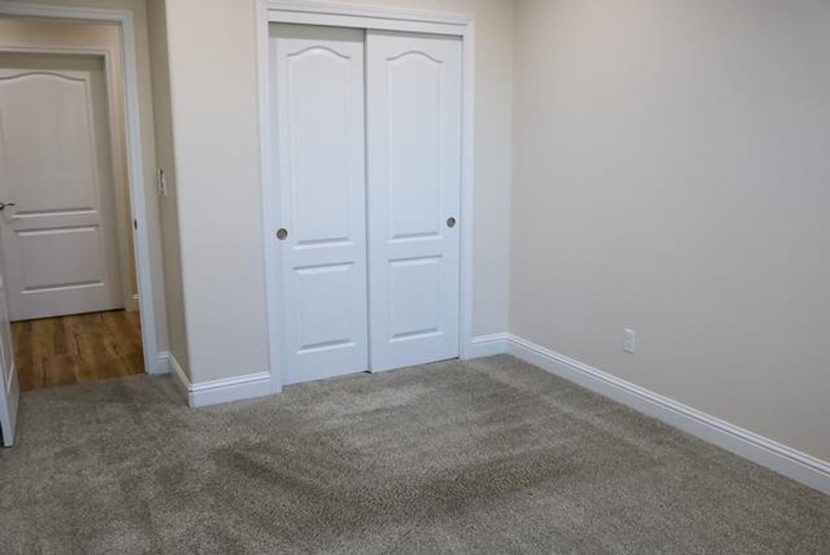 Lemoore House: 729 Castellina St