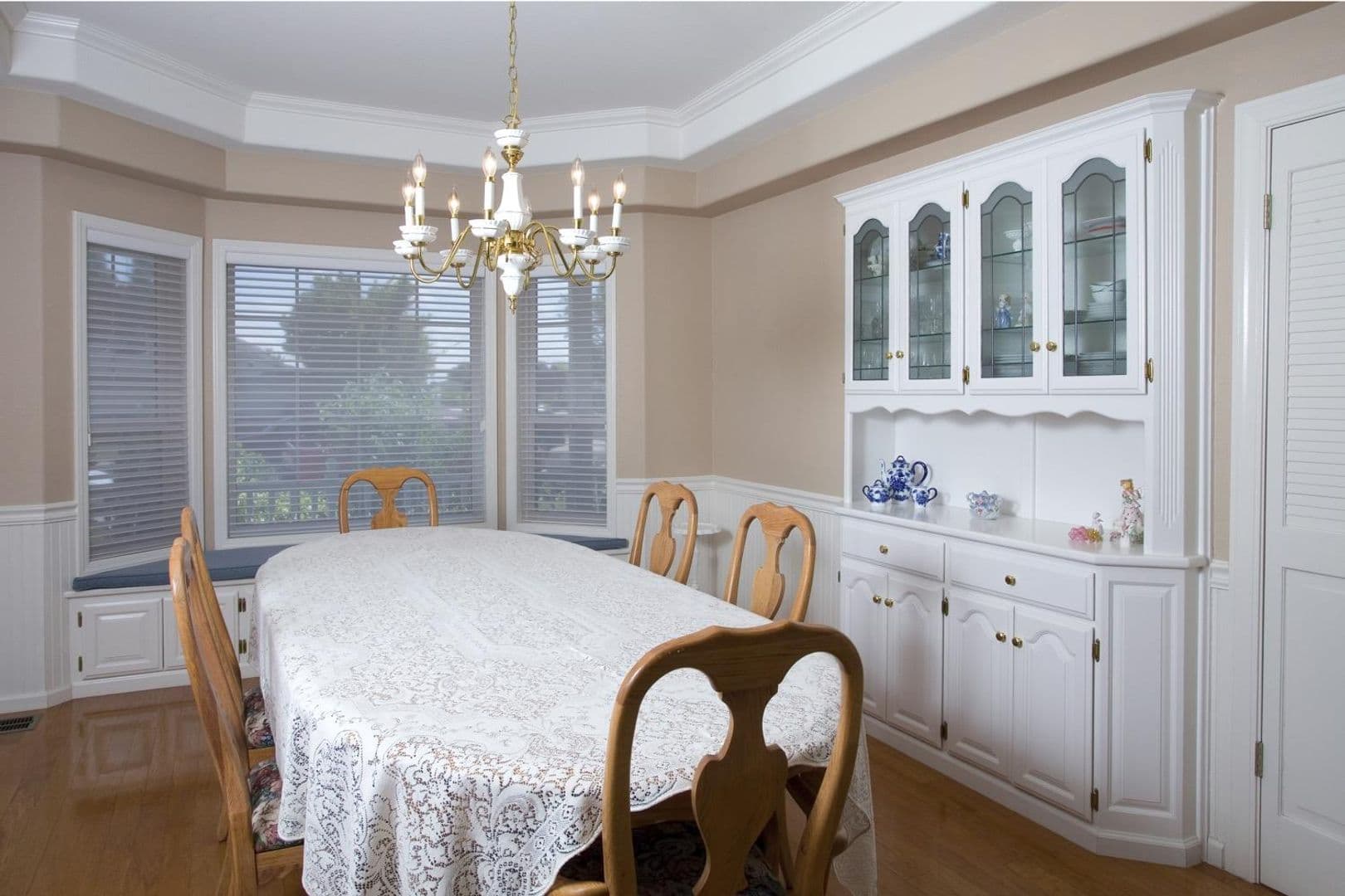 Fowler House: 205 N Jonna Ave