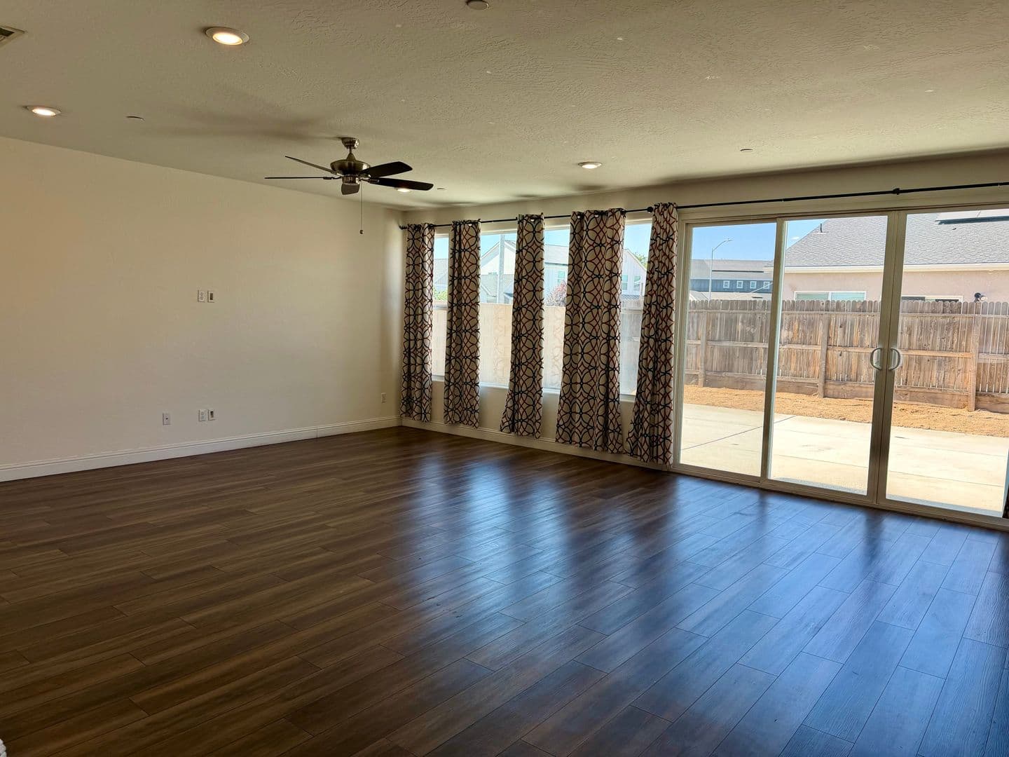 Fresno House: 5817 E Truman Ave