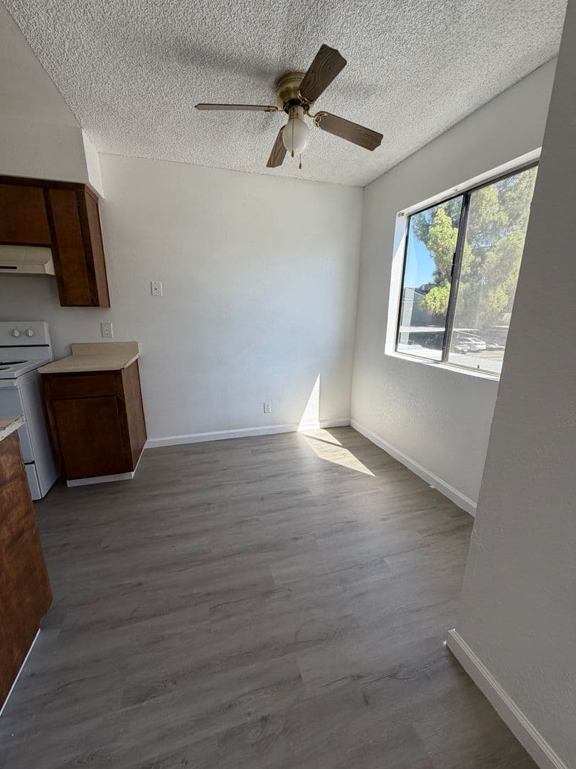 Fresno Apartment: 2015 E Pontiac Way