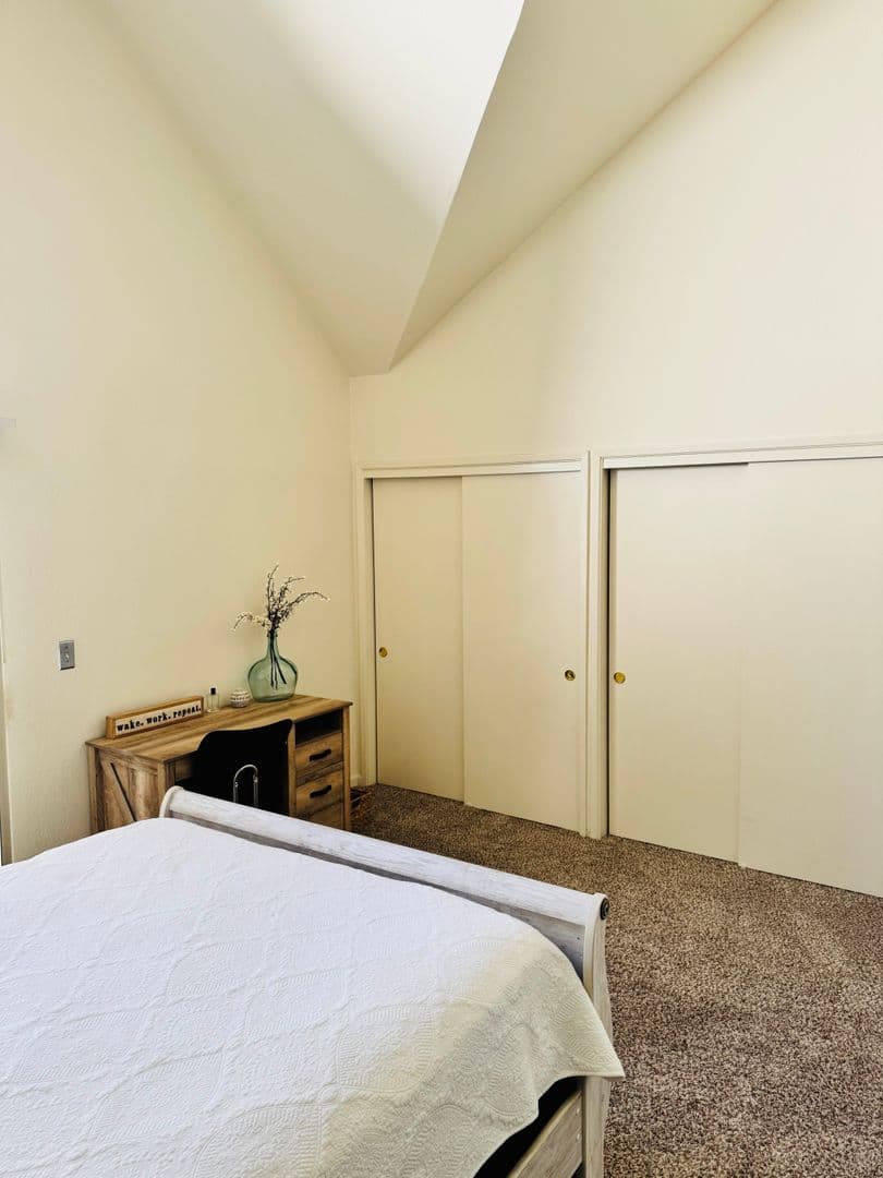 Fresno House: 2890 Huntington Blvd #150