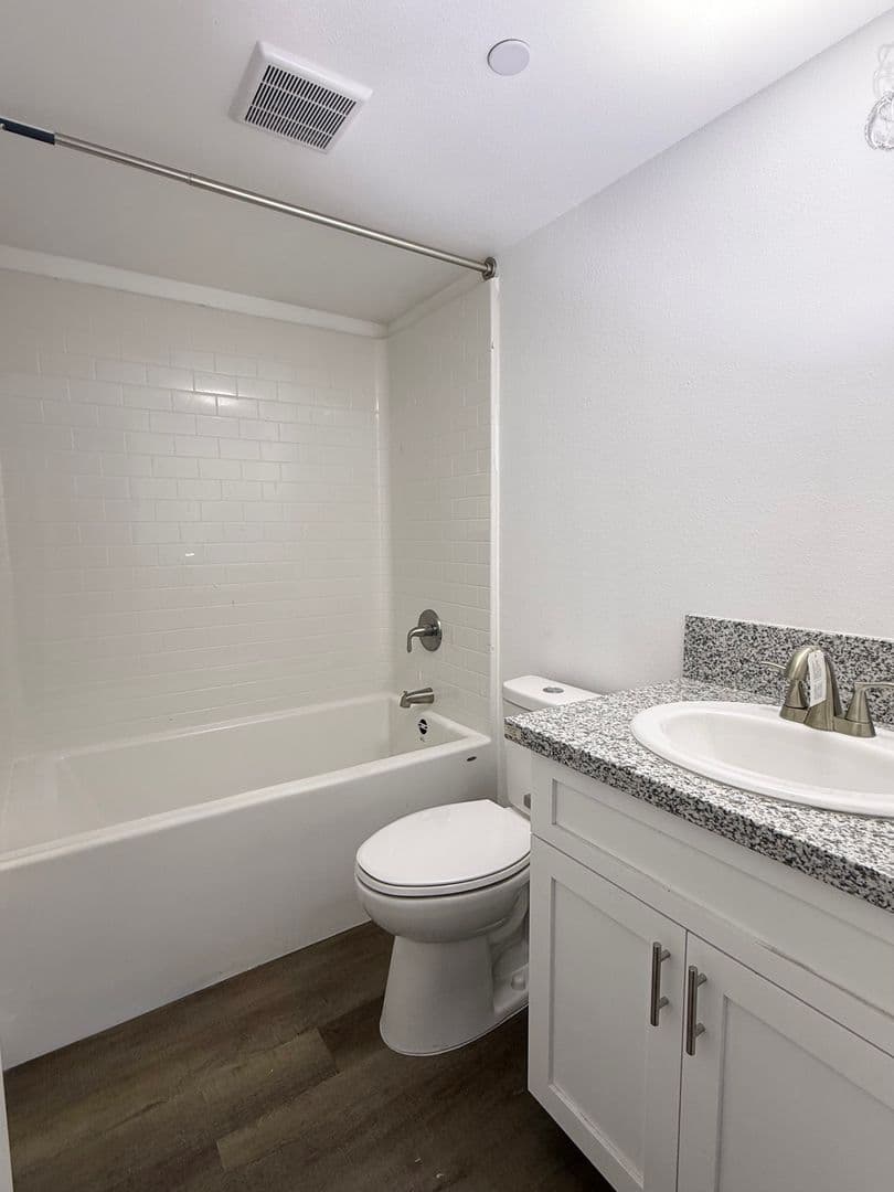 Fresno Apartment: 3328 N Marks Ave
