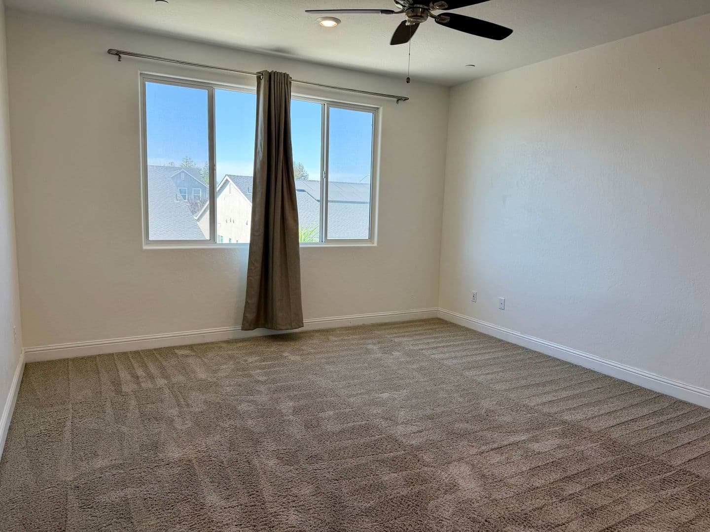 Fresno House: 5817 E Truman Ave