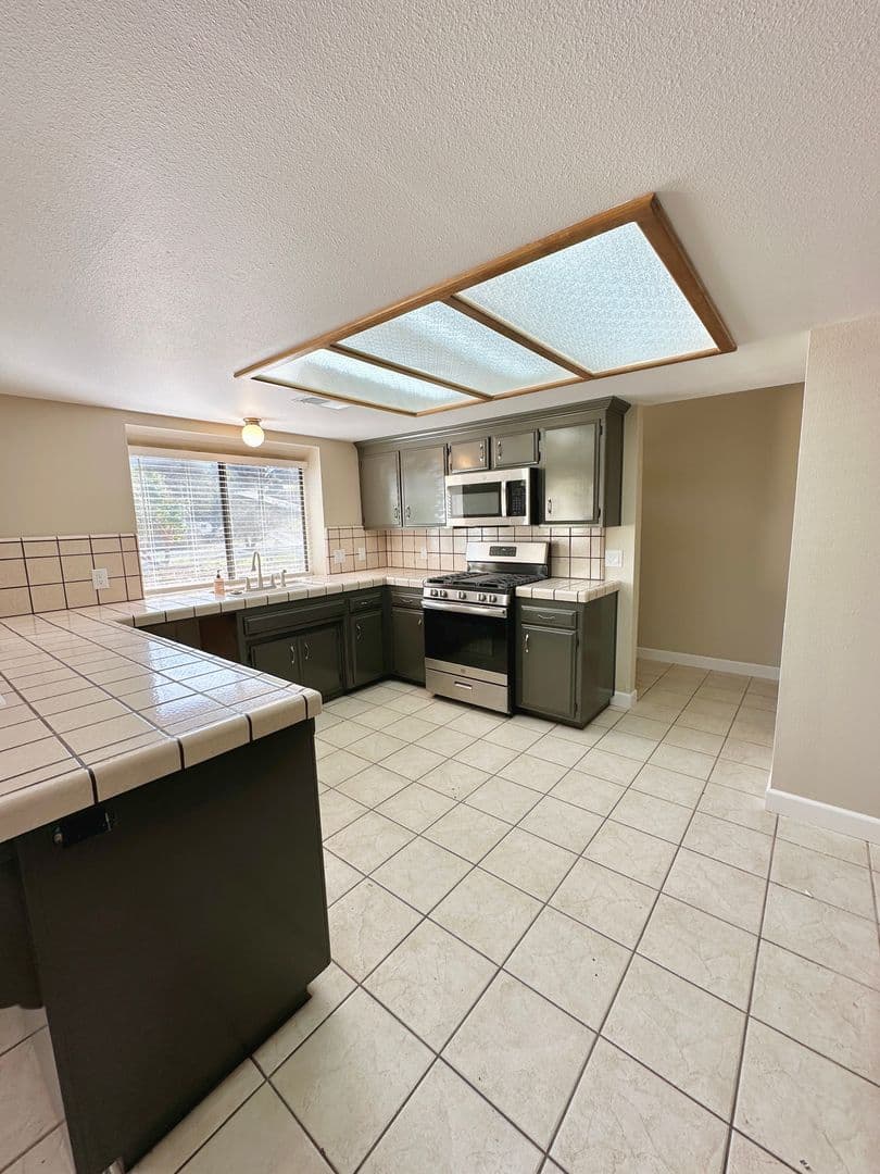Paso Robles House: 735 Walnut Dr