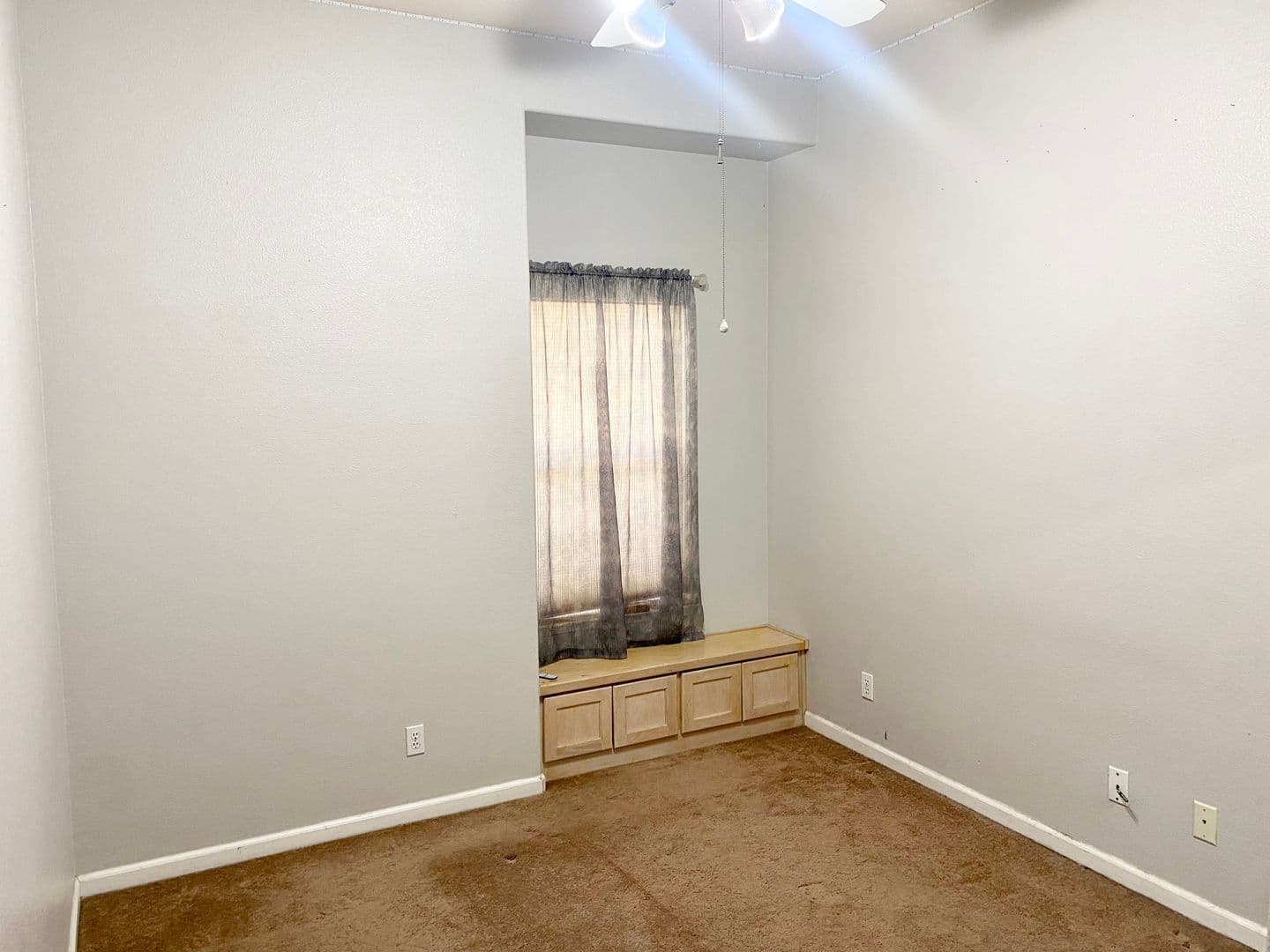 Fresno House: 2072 E Rush Ave