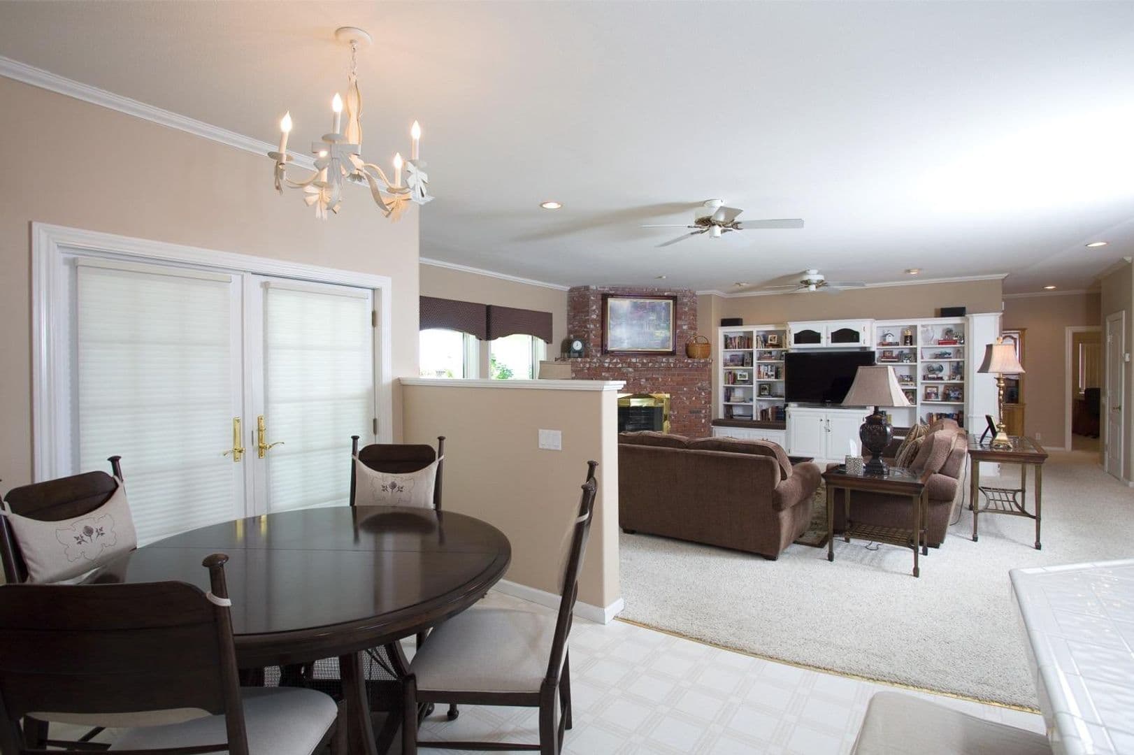 Fowler House: 205 N Jonna Ave