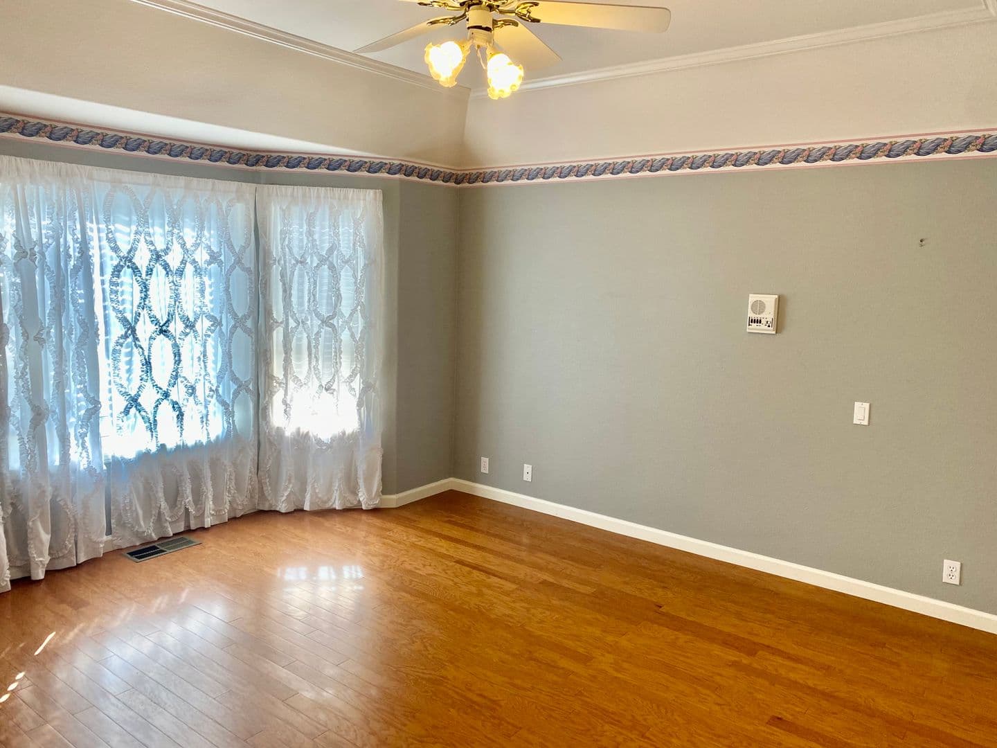 Fowler House: 205 N Jonna Ave