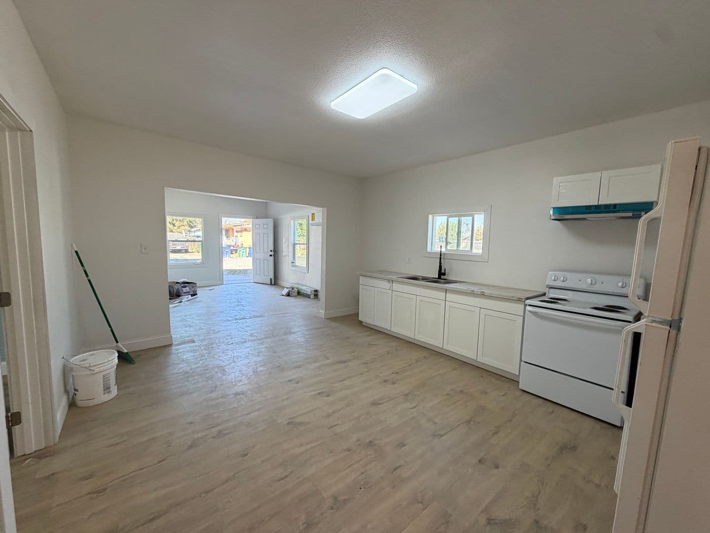 Tranquillity Apartment: 5992 Juanche Ave