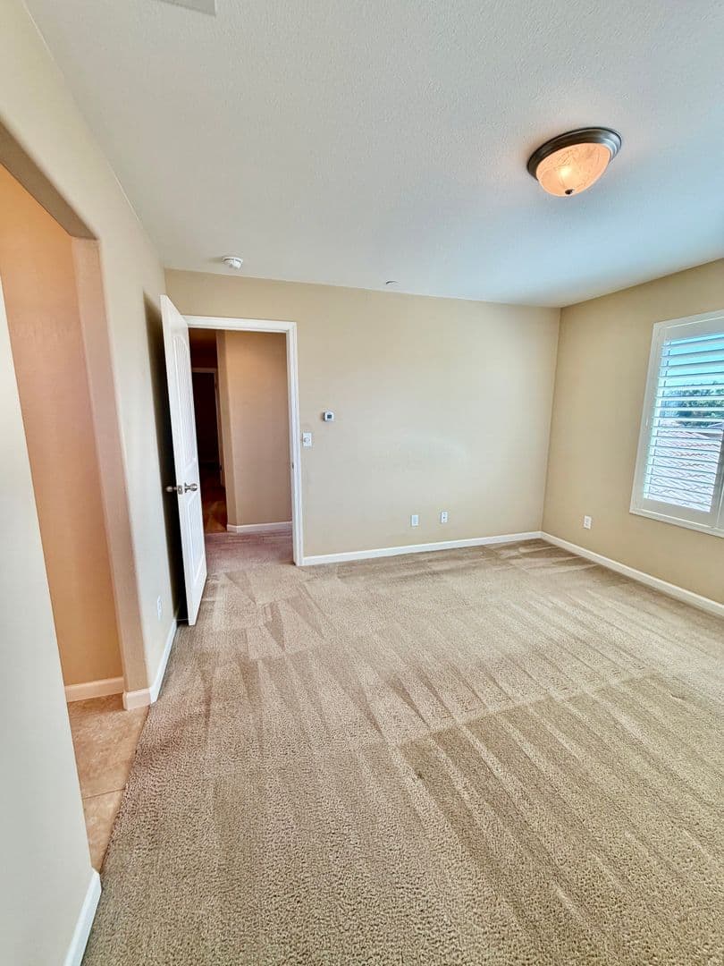 Hanford House: 2404 Chardonnay Place