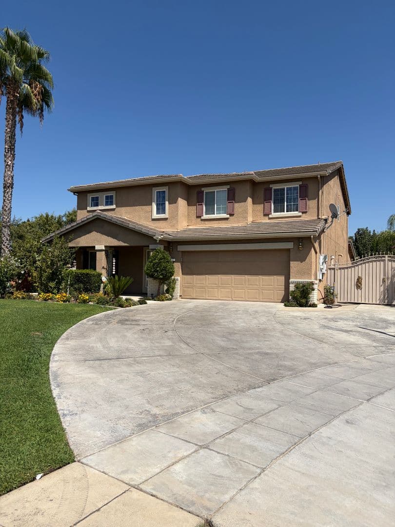 Fresno House: 6253 E. Hampton Way