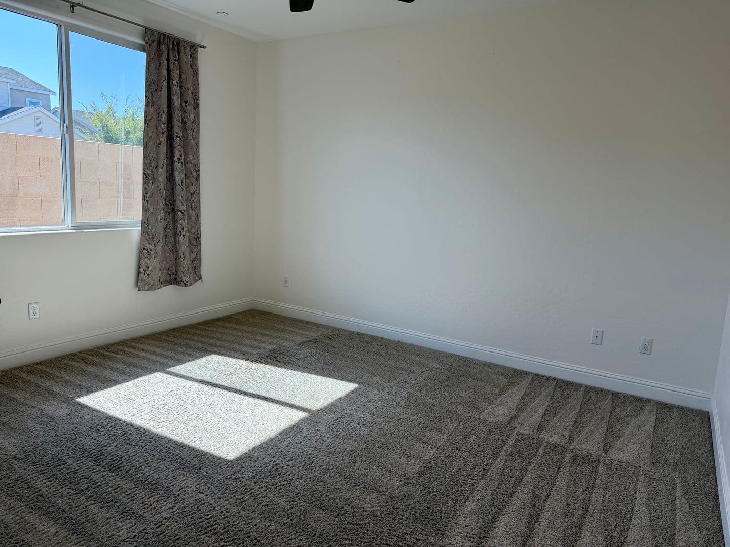 Fresno House: 5817 E Truman Ave