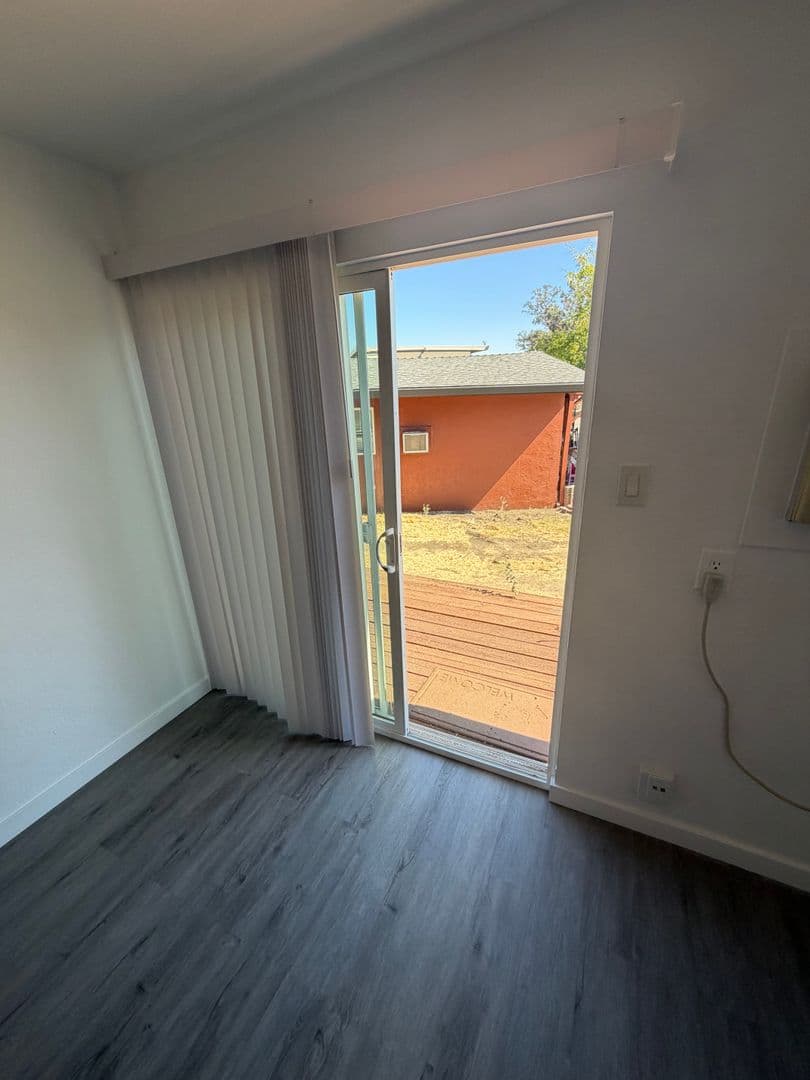 Vacaville Apartment: 209 Brown St