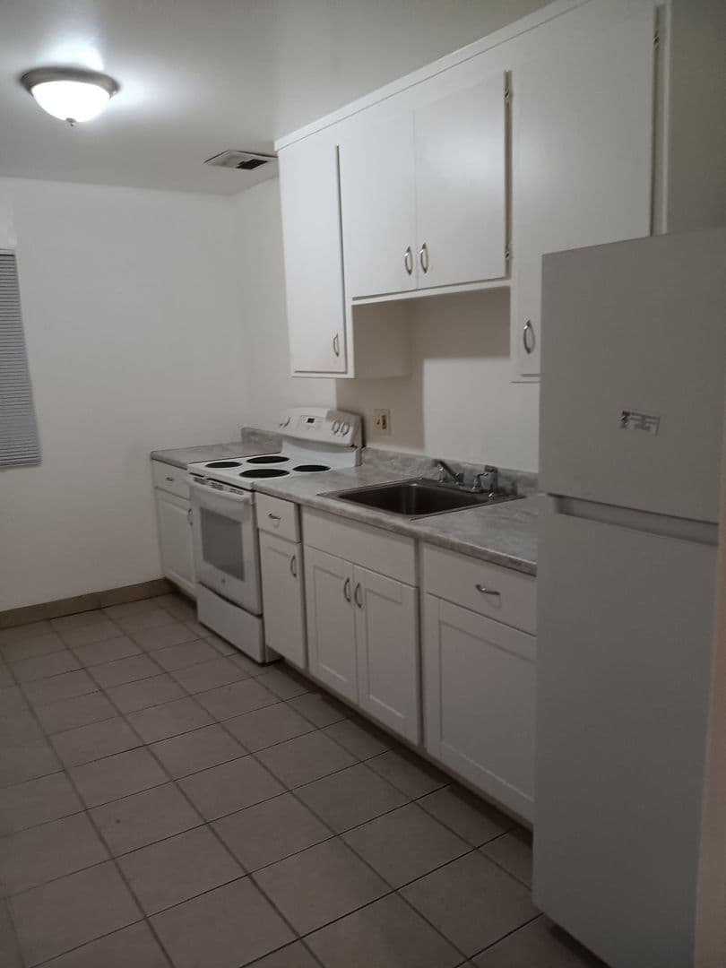 Vacaville Apartment: 209 Brown St