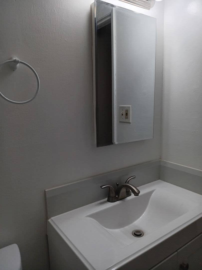 Vacaville Apartment: 209 Brown St