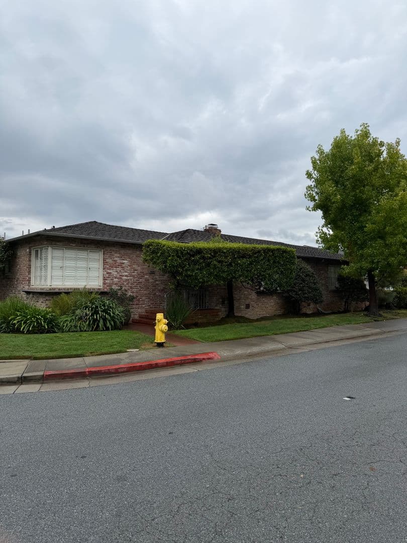 San Mateo House: 743 W Capistrano Way
