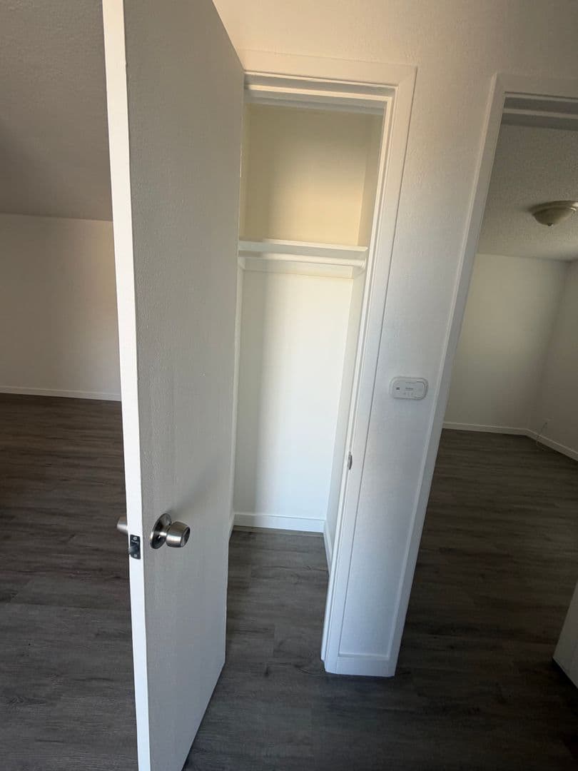 Vacaville Apartment: 209 Brown St