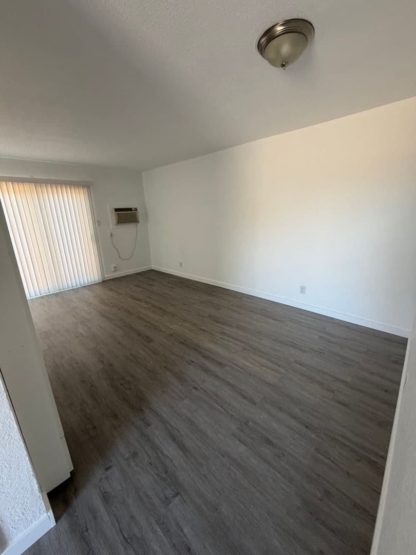 Vacaville Apartment: 209 Brown St