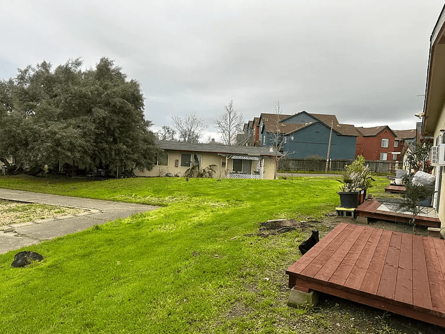 Vacaville Apartment: 209 Brown St