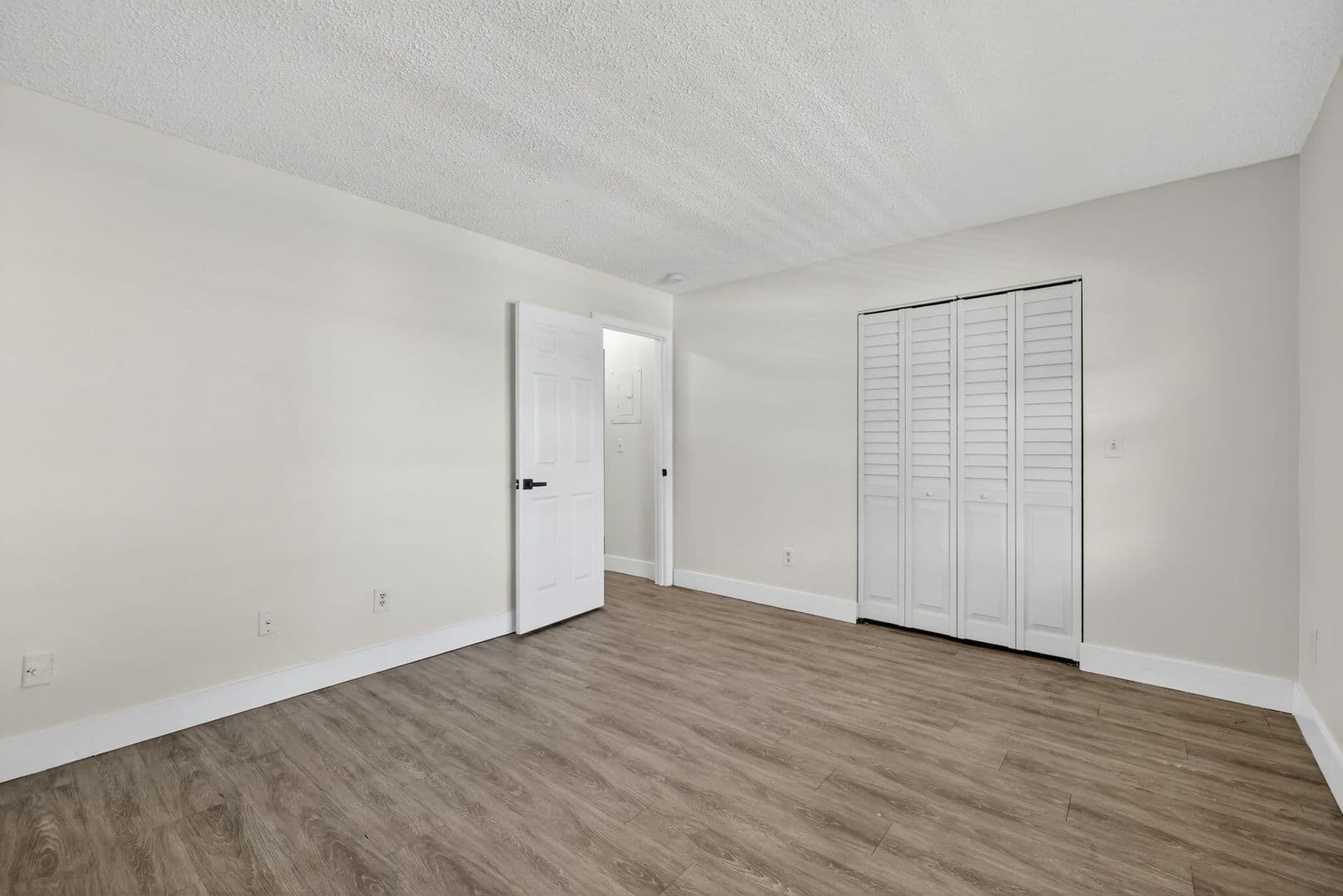 Fort Pierce Apartment: 2517 S 17th Street