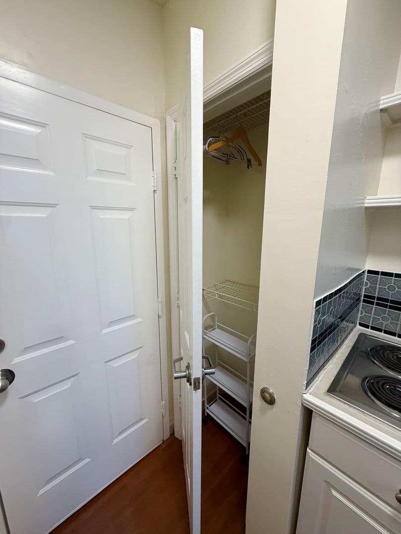 West Palm Beach Apartment: 2320 N Dixie Hwy