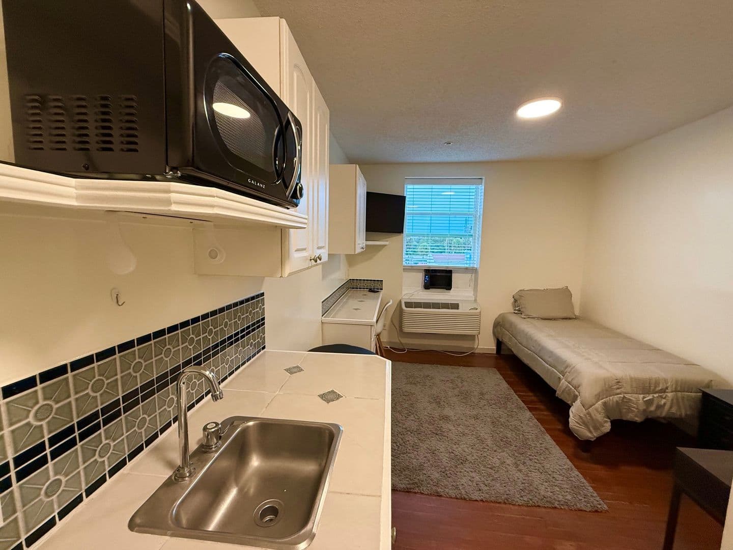 West Palm Beach Apartment: 2320 N Dixie Hwy