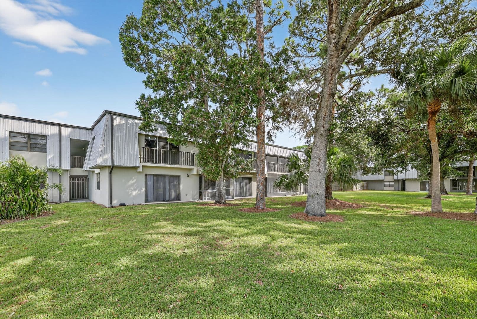 Fort Pierce Apartment: 2517 S 17th Street