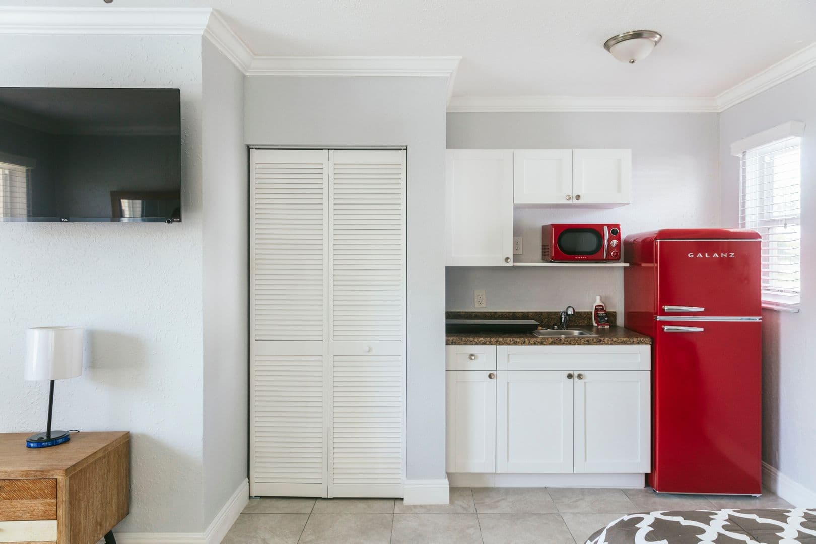 Lake Worth Beach Apartment: 2001 N Dixie Hwy