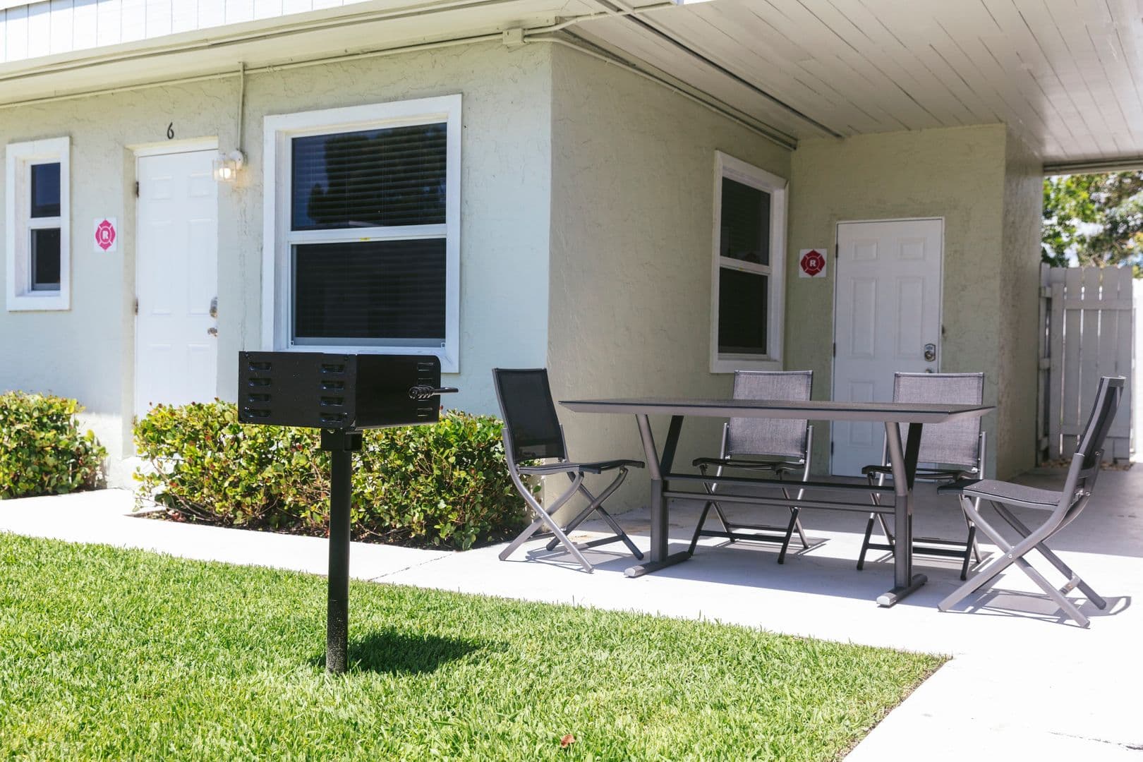 Lake Worth Beach Apartment: 2001 N Dixie Hwy
