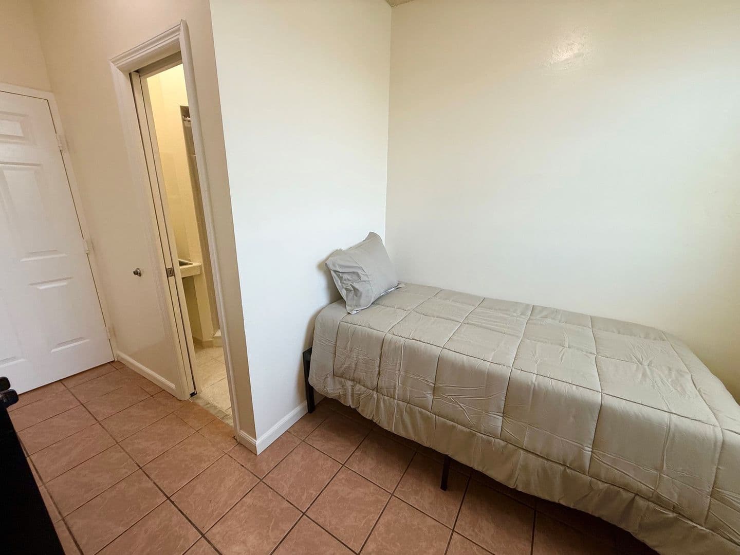 West Palm Beach Apartment: 2320 N Dixie Hwy