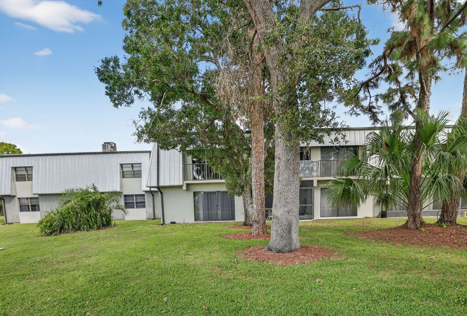 Fort Pierce Apartment: 2517 S 17th Street