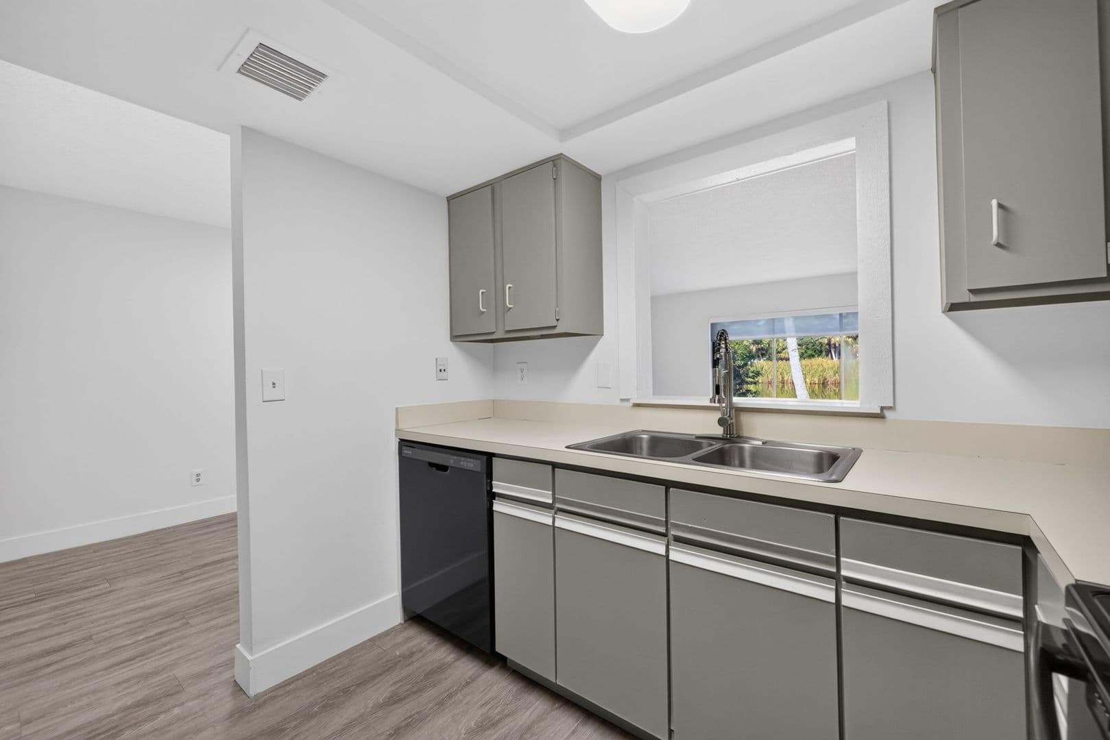 Fort Pierce Apartment: 2517 S 17th Street