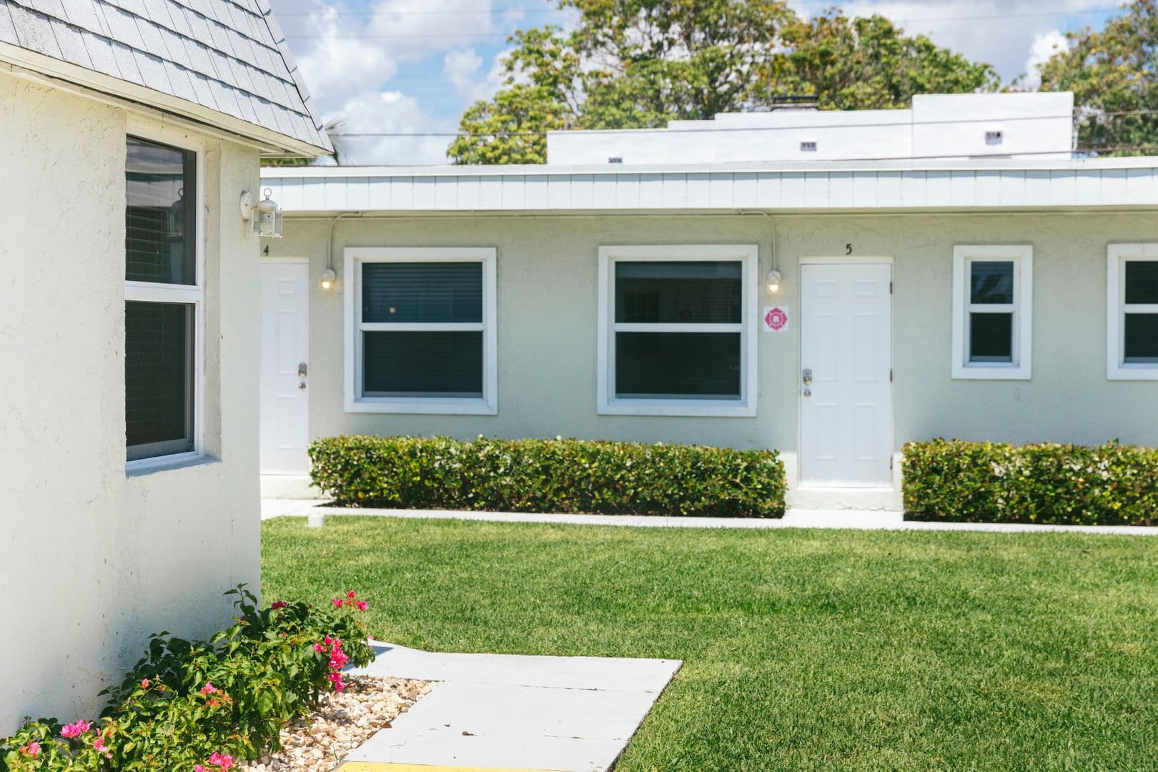 Lake Worth Beach Apartment: 2001 N Dixie Hwy