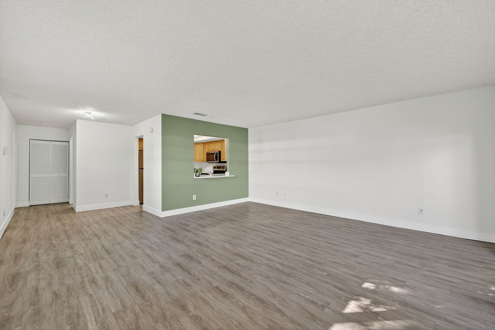 Fort Pierce Apartment: 2517 S 17th Street