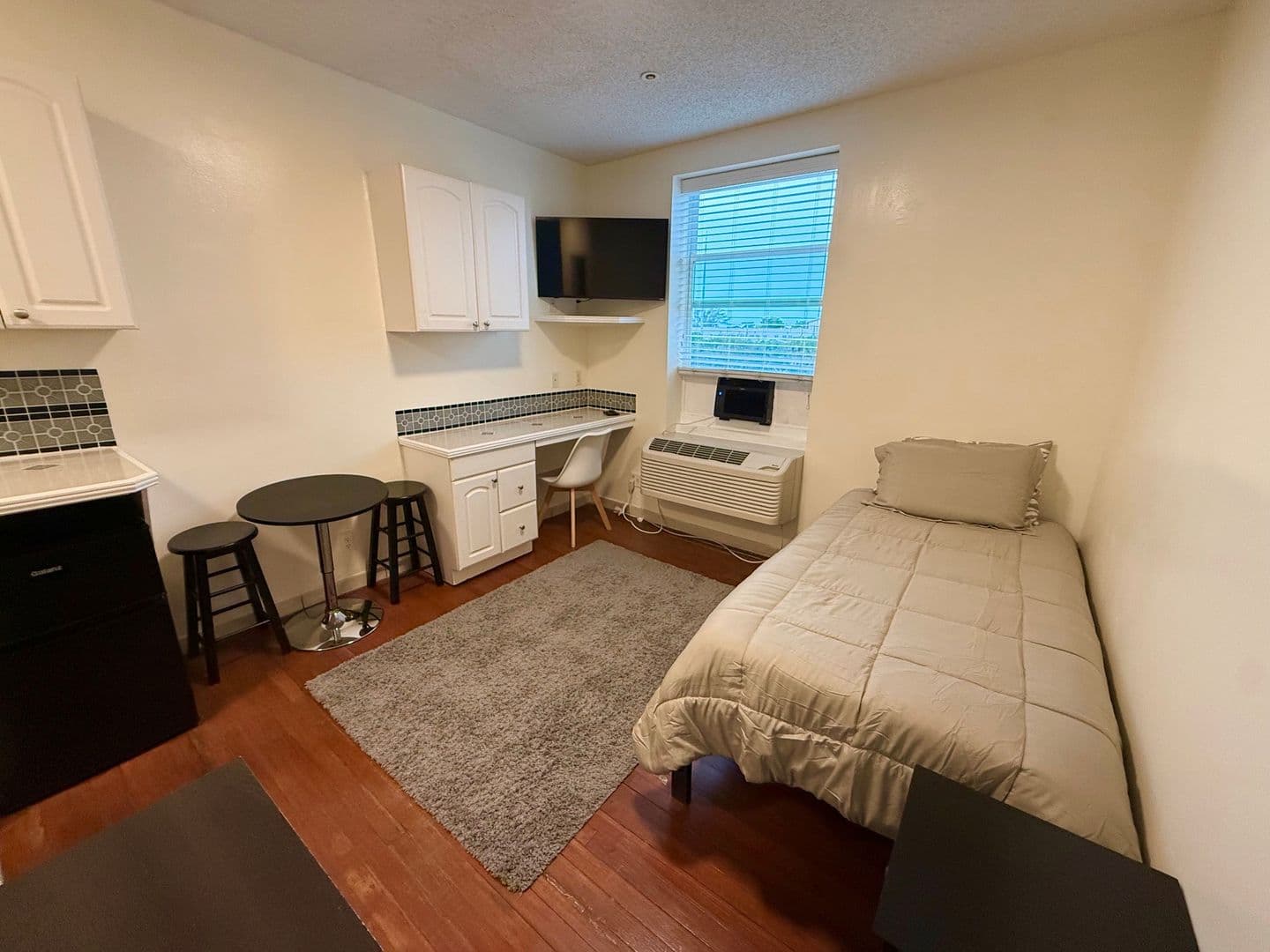 West Palm Beach Apartment: 2320 N Dixie Hwy