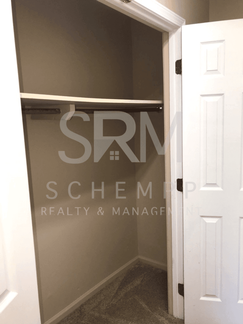 Jeffersonville Apartment: 807-809 East Maple Street